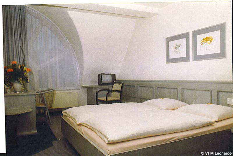 Avenue Hotel Nuremberg Room photo
